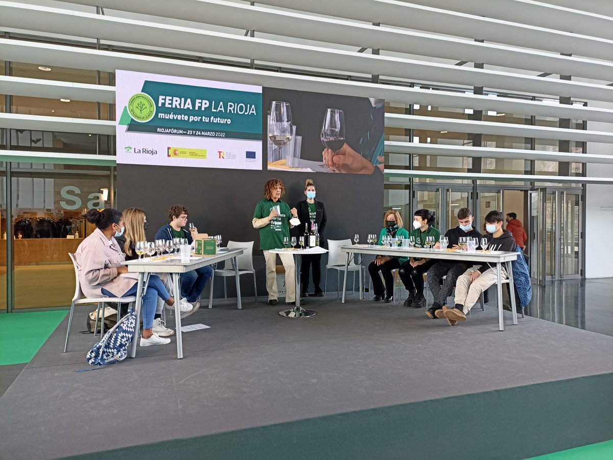 fplarioja's tweet photo. 👉Cata de vinos realizada por @ieslalaboral en el espacio de exhibición de #feriaFP en @Riojaforum
@lariojaorg #fpintegrada #aprendealolargodelavida https://t.co/6bw0pYjCsz