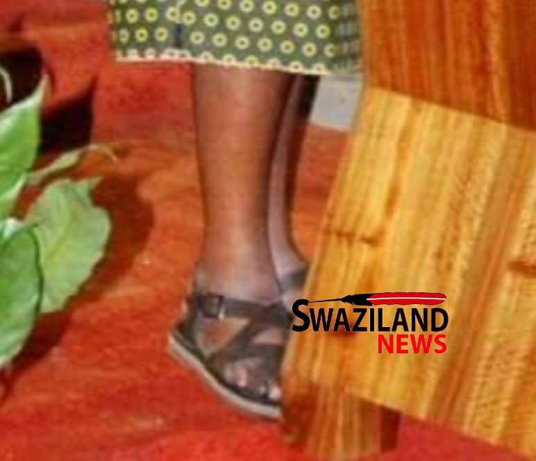 SwaziNews's tweet photo. Sickly King Mswati’s swollen feet worries health experts.
https://t.co/bDJNeSPTMG https://t.co/I8shmVlre6