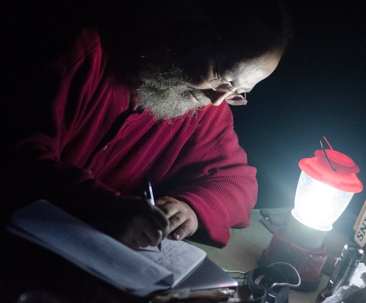 TheARTS's tweet image. Michael Czarnecki announces his Palm of the Hand Memoir Workshop will take place via Zoom on March 24 at 7PM. 

Register or find out more at facebook.com/events/4734507…

#poetrywriting #prosewriter #prosewriting #writerswork #writersworkshop #writingforhealing #writingsession