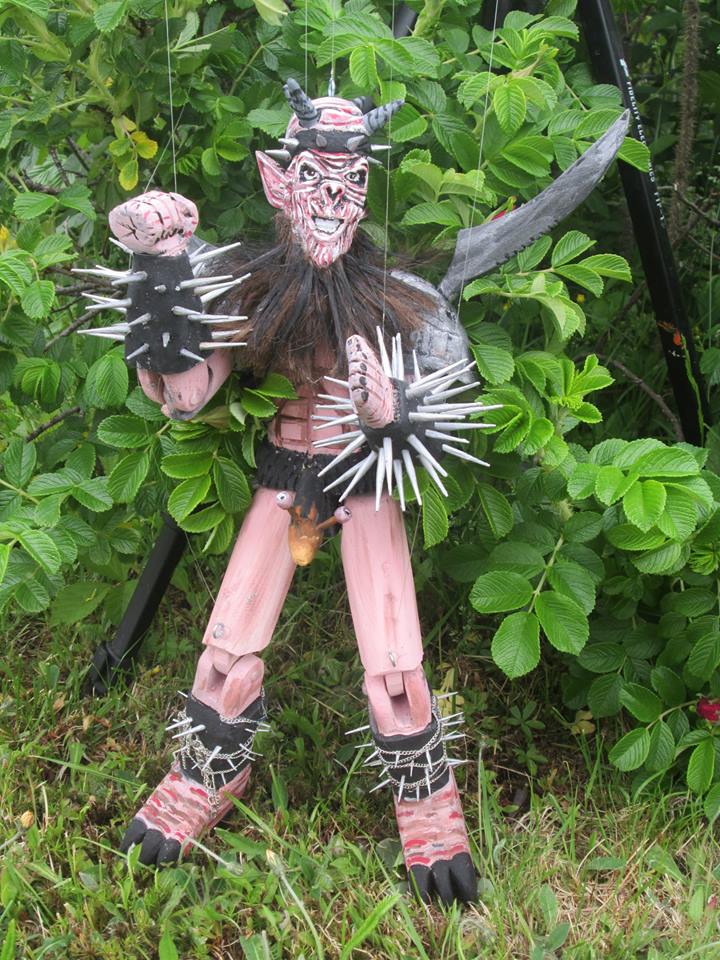 GeppettoMoreash's tweet photo. 8 years ago Dave Brockie passed away. Hopefully Oderus is ruling Scumdogia right now. This is my wooden marionette tribute. @gwar #gwar #oderus https://t.co/A8IYbAfK24