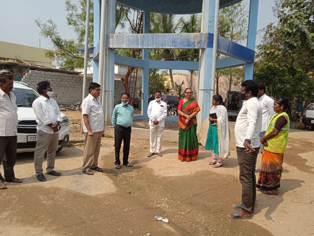 mb_telangana's tweet photo. #MissionBhagiratha Superintending Engineer Sri L.Ramchand and his team inspected status of water supply in Peechara of Velair(m) in Hanamkonda district along with local bodies and conducted awareness on MB water consumption to children and public.

@SmitaSabharwal @DayakarRao2019 https://t.co/CMRC4ltGKw