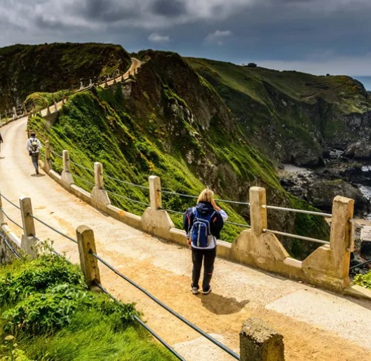 With over 28 miles of spectacular cliff top paths, bays and rural lanes, Guernsey offers walkers numerous opportunities to get about on foot, straight from the doors of The Old Government House...