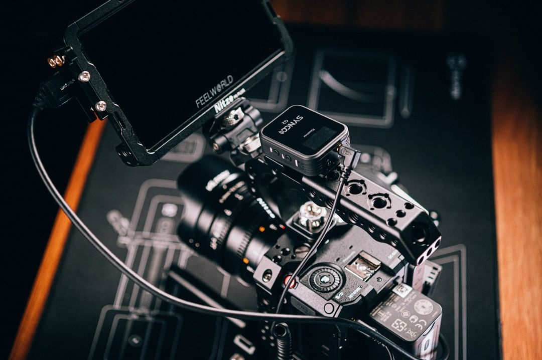 SYNCOJapan's tweet photo. 映画製作のための素晴らしいセットアップ！ これは完璧な設定だと思いますか？ 
セットアップ：＃syncog2 +＃panasonicbs1h +＃nitze Cage + #feelworld F6 Plus Monitor
by @photo_by_richard
詳細：https://t.co/t4F6y6zruN https://t.co/snWbu4MYcE