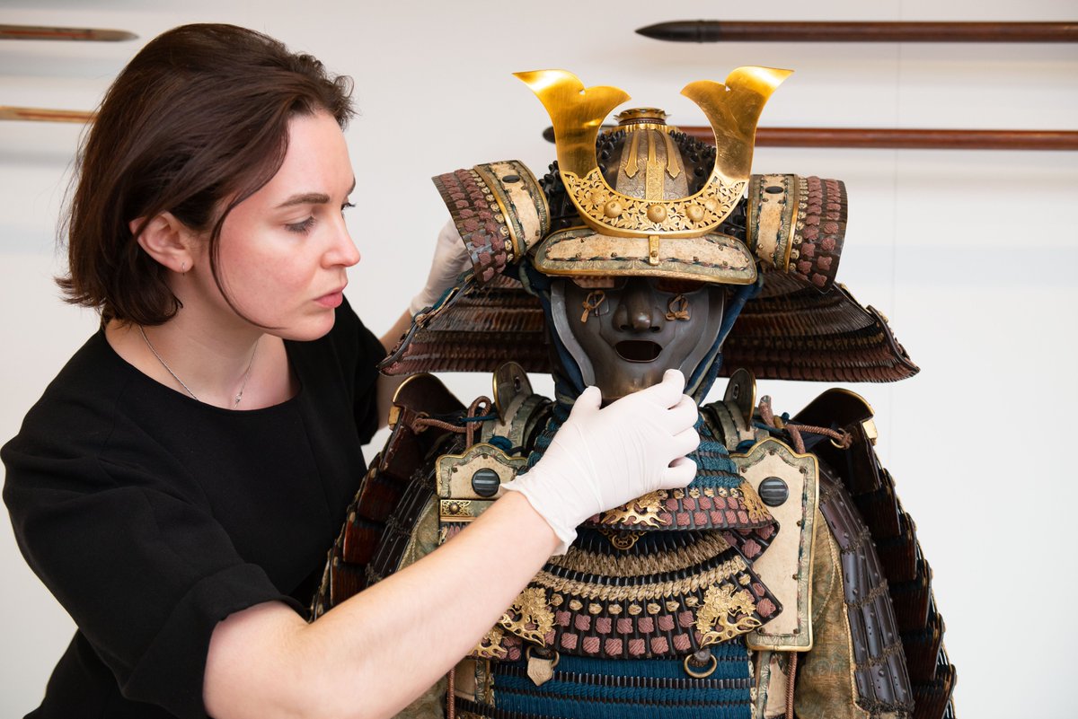 RCT's tweet photo. This armour is thought to have been given to the future King George V by the Emperor Meiji during his visit to Japan as a teenager in 1881. https://t.co/03uLBpQKsy