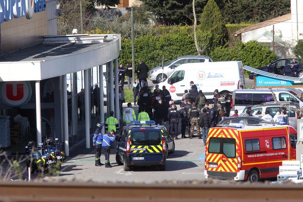 Le Fonds de Garantie des Victimes rend hommage aux victimes des attentats terroristes de <a href="/villedetrebes/">Trèbes.</a> et Carcassonne, perpétrés le 23 mars 2018. 
➡️Le <a href="/FONDSDEGARANTIE/">Fonds de Garantie des Victimes</a> accompagne, depuis 4 ans, 81 victimes et leurs proches de ces attentats. 
#NoublionsJamais