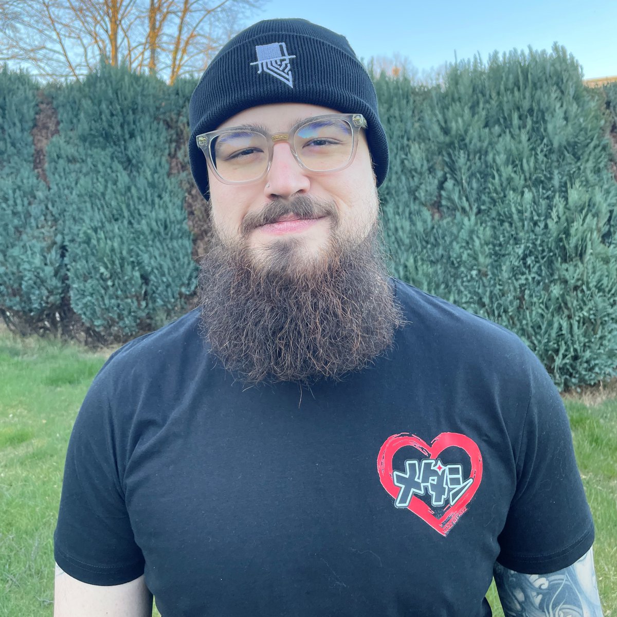 ferchandise1's tweet photo. Nur noch bis Sonntag unter anderem die coole Metashi Beanie und das Shirt sichern! Danach gehn wir in Produktion. Das Design wird es dann so nicht mehr geben.
@metashi12 spendet btw seinen kompletten Share in seine März mit Herz Spendenaktion ♥
Gönnen:
https://t.co/SXPnfQvy8s https://t.co/EraxRhXtkZ