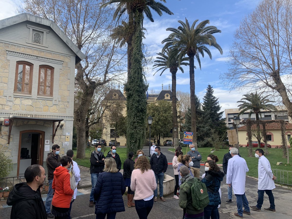 germantortosa's tweet photo. Hoy miércoles nos toca manifestarnos en la @EEZCSIC @CSIC en favor de la carrera técnica y de gestión en la ciencia @tecopis_oficial 

Por una #LeyDeLaCienciaJusta con #CarreraTecnicaYa para técnicos y personal de gestión 
#SinTecnicoNoHayFuturo #SinCienciaNoHayFuturo https://t.co/1mdkq3OqJv