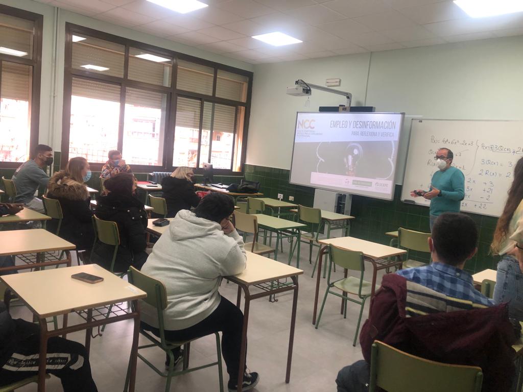 nccaldeamoret's tweet photo. Primera charla sobre "Empleo y desinformación: para, reflexiona y verifica" que se enmarca dentro de las acciones de la All Digital Week..muy participativa y productiva.. #AllDigitalWeeks #ADWeeks2022 https://t.co/Bc5B0YRcAK
