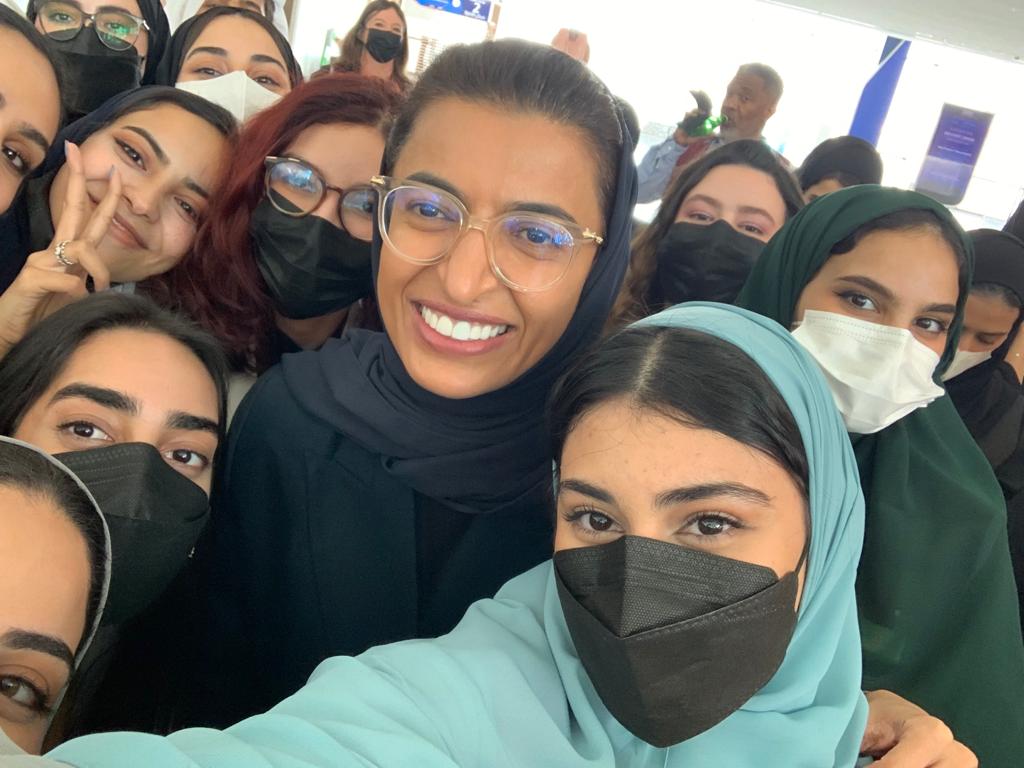 PALs_ZU's tweet photo. The Pals were honoured to meet Her Excellency Noora Al Kaabi, Minister of Culture and Youth during the graduation ceremony of Zayed University that took place in Expo. @NouraAlKaabi @Zayed_U https://t.co/nx19dAIlun