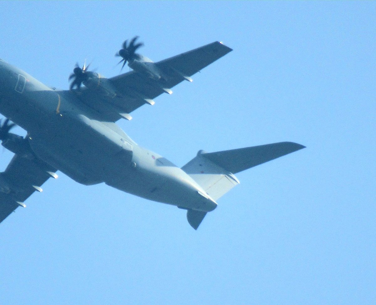 BloodyPolitics's tweet photo. 🇬🇧 RAF Atlas A400m #ASCOT436 / #RRRR436 from Brize Norton returns to base from the Prestwick training circuit.
Off with her head! 🤣
#avgeek #TeamAtlas #ZM419
https://t.co/85rFz9adP9 https://t.co/fodlCqneEe