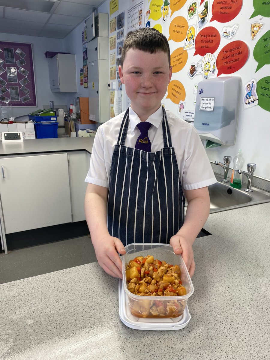 EFLC_PE's tweet image. Healthy sweet &amp;amp; sour chicken today in @ebbwfawr yr7s PE &amp;amp; Catering … a great fuel for staying fit and healthy #wellbeing #foodforfitness #newcurriculum