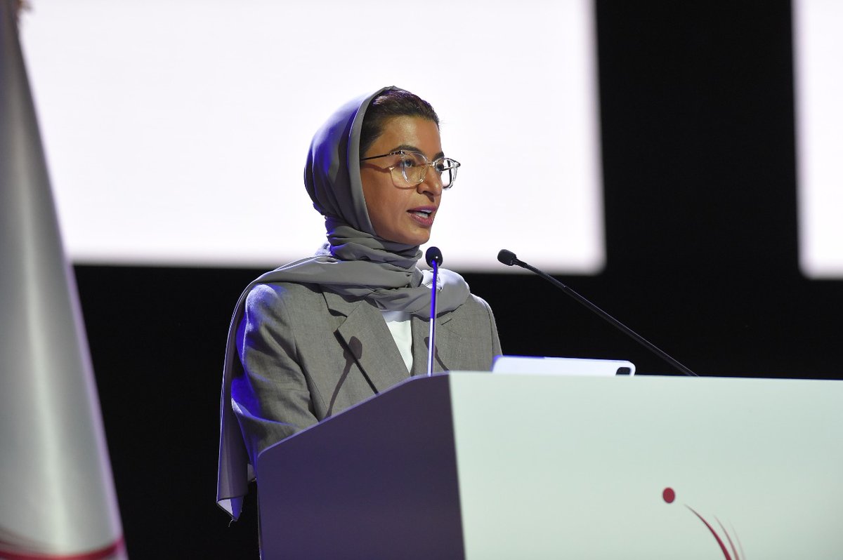 PALs_ZU's tweet photo. The Pals were honoured to meet Her Excellency Noora Al Kaabi, Minister of Culture and Youth during the graduation ceremony of Zayed University that took place in Expo. @NouraAlKaabi @Zayed_U https://t.co/nx19dAIlun