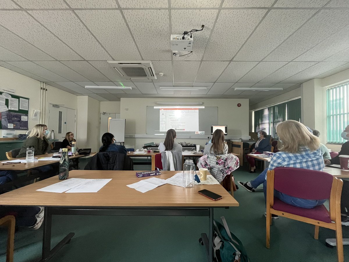 Endocrine study day today for @PaedsGRH next part- consultant Dr Cheney on screen virtually giving us a fab talk on insulin pumps and DKA! Covid will not ruin our plans 😂👌🏼 #type1diabetes #paediatrics