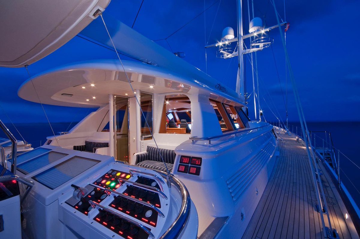 Royal_Huisman's tweet photo. Quality time and relax onboard HYPERION. More photos and information can be found at https://t.co/AdONXipCKC
.
ROYAL HUISMAN - THE SPIRIT OF INDIVIDUALITY
.
Photos by Charles Datlen and Tom Thurston #Hyperion #forSale #forCharter #StBarthBucket #BucketRegatta #RoyalHuisman https://t.co/45e0GOGSia