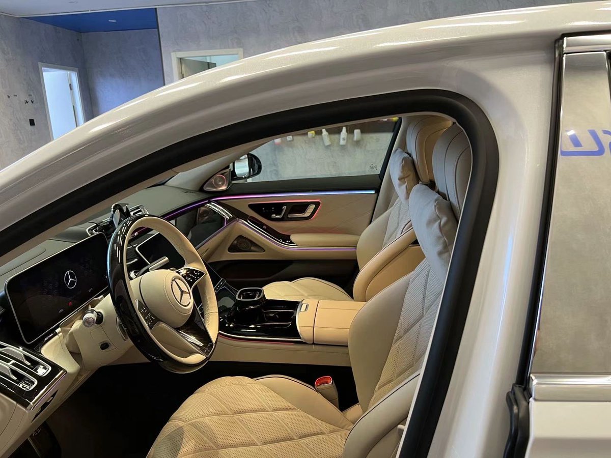 threepointsmeta's tweet photo. A Maybach at the modification shop we work with https://t.co/pBASqW02eq