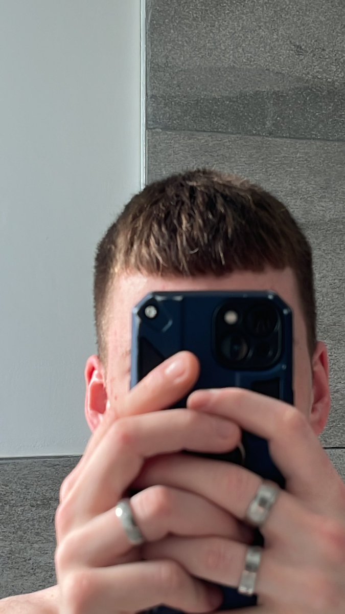 Never wanted to hurt people’s business but avoid barbers on eccy road next to Colombo, even if it costs ya life lol 

Basically did brain surgery on me, thought I’d let it grow back out n get it sorted but here i am 3 week later 🤣😭

The mrs found my TN hat tho could be worse 😎