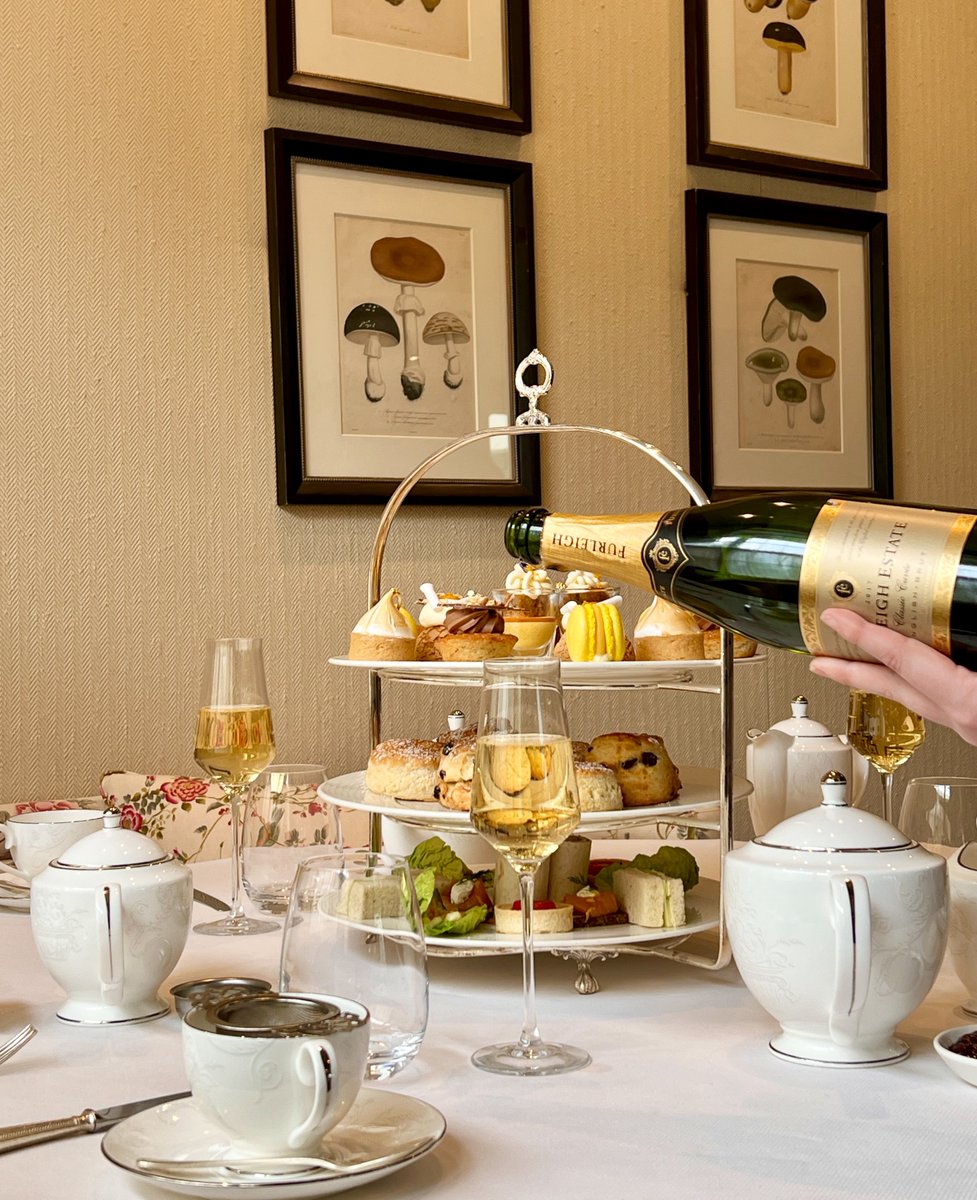 Give thanks to the mother figure in your life with a decadent afternoon tea experience in the heart of the Dorset countryside. 

Perfectly paired with a glass of sparkling wine, there truly is no better setting to enjoy this quintessential tradition. 
ow.ly/JFKm50IpleN