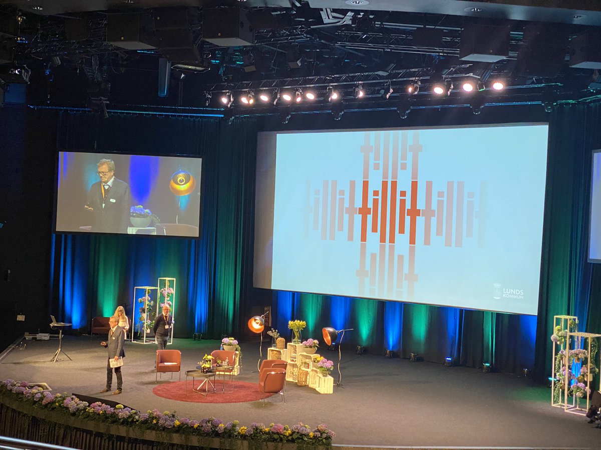 Tillit är ett palindrom och behövs i alla riktningar i våra organisationer #tillit #skolledarkongressen