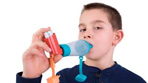 Many people are concerned that they / their child has #severeasthma.
Sometimes it is not asthma or there’s another condition making the asthma seem more severe than it actually is. In a series of tweets I’m going to describe the other conditions that doctors look for. 1/8
