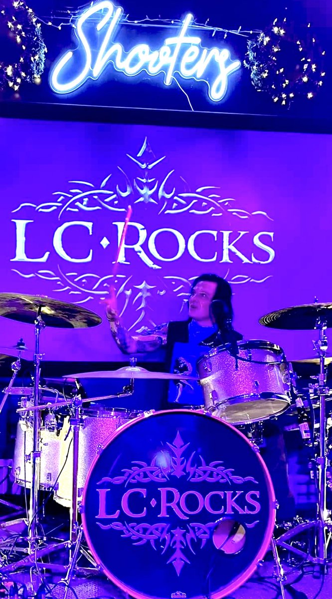 TheC00LRob's tweet photo. @LCROCKS #atx #Austin #AustinTx #austinmusic #drummer https://t.co/blajc6kePp