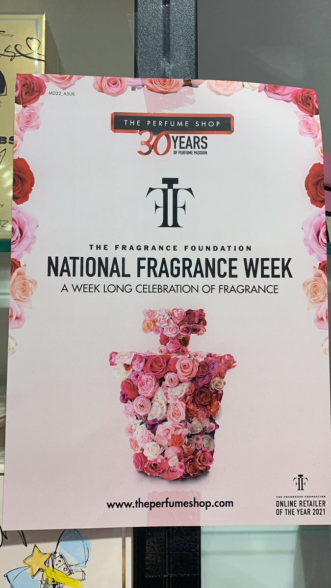 TpsHull2's tweet photo. It’s National Fragrance week why not come down and meet the team at Hull 2 in the prospect centre. Here we have team leader Veronica, sales advisor Karen,our other team leader Abbie, our manager Amanda #mariasnfw #tpspeople #tpsnfw2022 https://t.co/QLFtbSzfYV