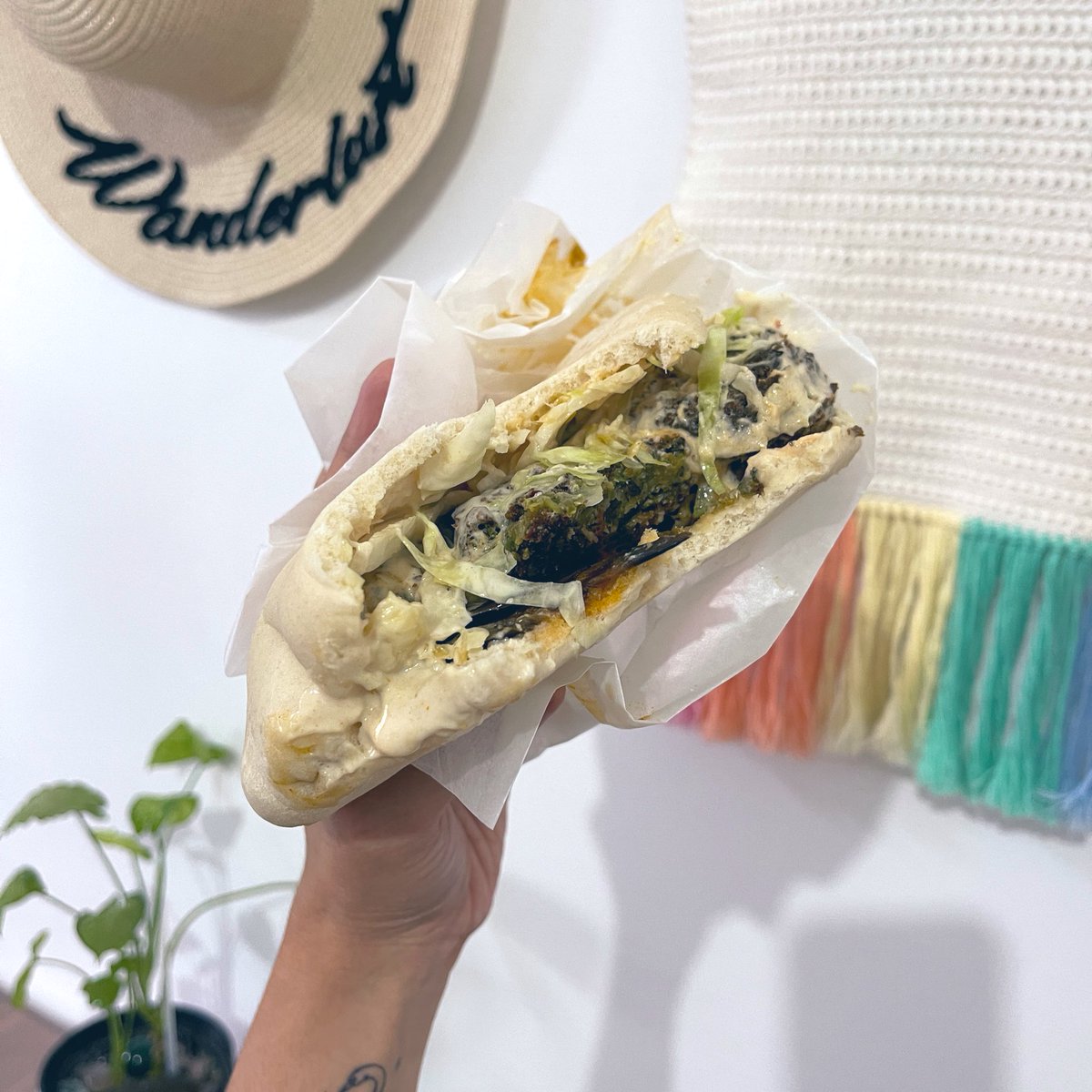 genzelhl's tweet photo. Mid-week treat for myself to satisfy my #CravingFor some #Vegan Falafel ! Perfect for my OMAD diet! Busog! #HelloPauPau @foodpandaPH https://t.co/YsS7JHqF7M