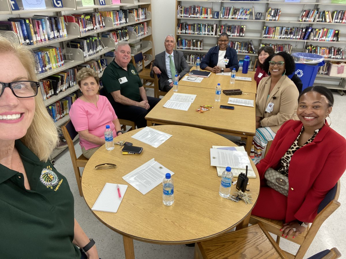 CHS_Legacy's tweet photo. We were excited to share our story and collaborate with leaders of @HillsboroughSch ! We share the vision of providing opportunities for students and teachers at @ChamberlainHigh, as well as all it's feeder schools. Together we CAN prepare students for life! #ThisIsChamberlain https://t.co/HK6r1kmTCW