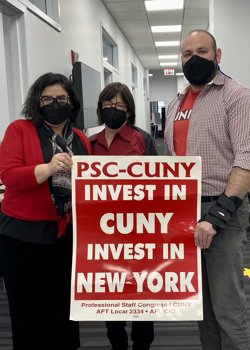 We need to invest in CUNY. We are wearing #Red4HigherEd for a #NewDeal4CUNY @PSC_CUNY @CunySLU