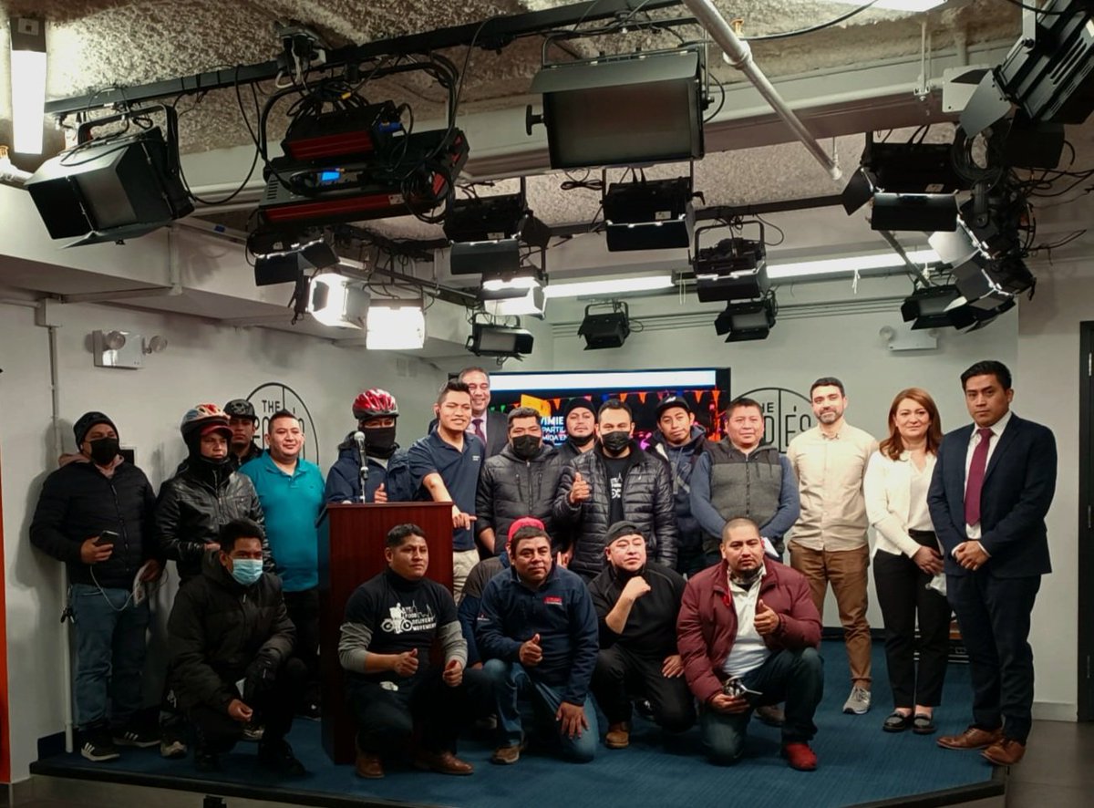 Martes 22 de Marzo encuentro con el Movimiento de los Repartidores de comida en NYC. Información sobre las nuevas leyes y entregando Cascos 👷‍♀️ ✔️ 
@NYCDCA <a href="/ElDeliveryboys/">El Diario De Los Deliveryboys En La Gran Manzana</a> <a href="/NYC_DOT/">NYC DOT</a>