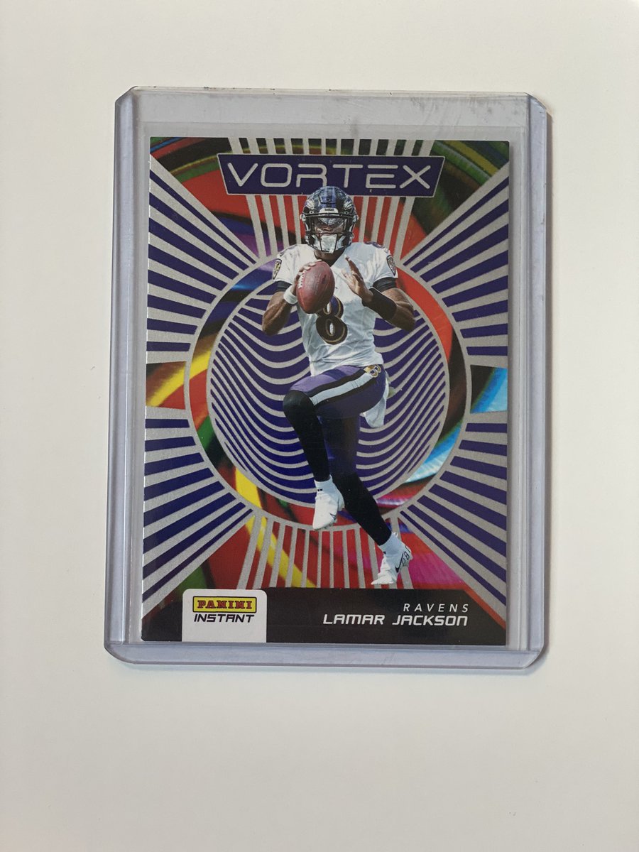 Card E-B tweet media