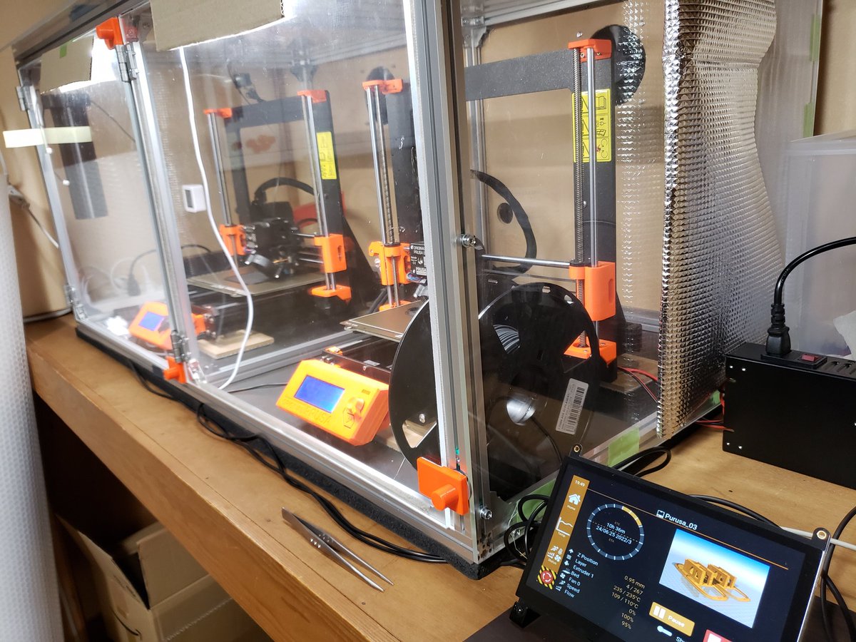 edo999craft's tweet image. 3Dプリントの効率化を進めてます。3台同時に制御。SDカードの抜き差しが無いだけでも快適に。
#RepetierServer
#PRUSA
#RasberryPi
＃引っ越し未完成