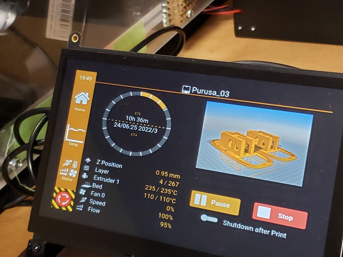 edo999craft's tweet image. 3Dプリントの効率化を進めてます。3台同時に制御。SDカードの抜き差しが無いだけでも快適に。
#RepetierServer
#PRUSA
#RasberryPi
＃引っ越し未完成