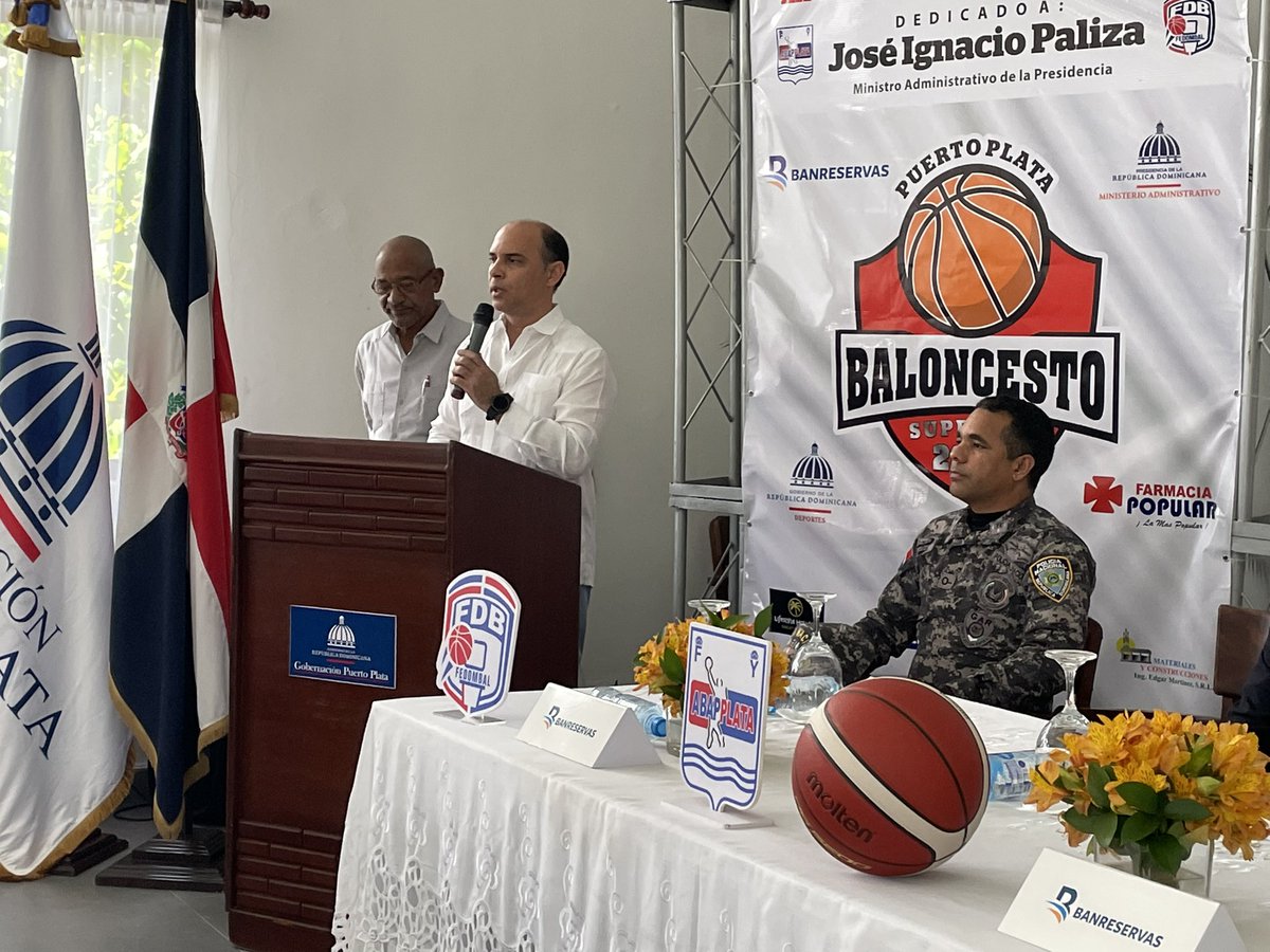 abapplata's tweet photo. El Diputado Emil Durán, realiza las palabras de bienvenida en representación del Viceministro Administrativo de la Presidencia Igor Rodríguez Durán, quien es el presidente del Comité Organizador del XXVI Torneo de Baloncesto Superior de Puerto Plata. https://t.co/AdxKlV0N9j