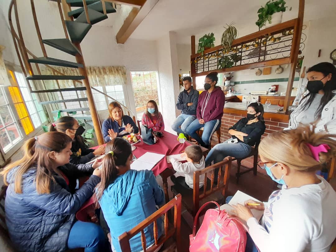 vpa_jimenez's tweet photo. #23Marzo Cómo cada semana aquí estamos reunidos el Equipo Municipal de Jiménez debatiendo ideas y planificando las próximas acciones en aras del crecimiento y fortalecimiento del partido.

#JimenezNoSeRinde
#JimenezActivo https://t.co/LevQCo5jrY