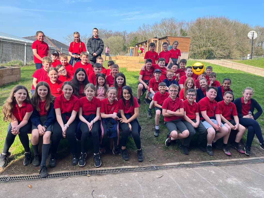 6BlwyddynYBE's tweet photo. Rydym yn mwynhau ein Wythnos Wyddoniaeth hyd yma.
We’re having lots of fun experimenting during our Science Week so far.
#wythnosstem https://t.co/RQ8qJc2rco