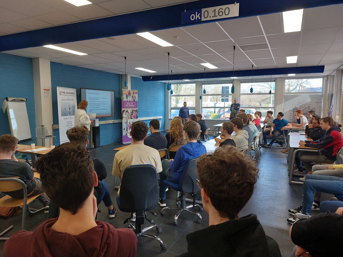 hackathonmaster's tweet image. Meer dan 40 talentvolle developers van @summacollege @rocdeleijgraaf @rocteraa @roctilburg en @kw1c werken vier dagen lang aan concrete oplossingen voor stichting @LeergeldNed. 

Inmiddels 5e editie van #Hackathon Masters voor #MBO!