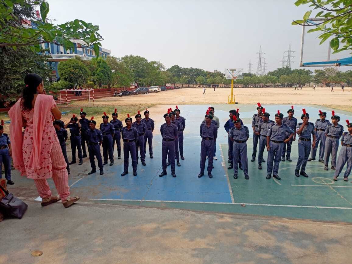 CMRTCofficial's tweet photo. On the occasion of SHAHEED DIWAS death anniversary of BHAGATH SINGH,NCC Cadets of CMR Technical Campus conducted the Banner March, Plog Run under AZADI KA AMRUTA MAHOSTSAV on the theme of the Plastic:Slow Poison
#cmrtechnicalcampus #cmrgroupofinstitutions #shaheeddiwas🇮🇳 #shahe https://t.co/vrZPx4xyHU