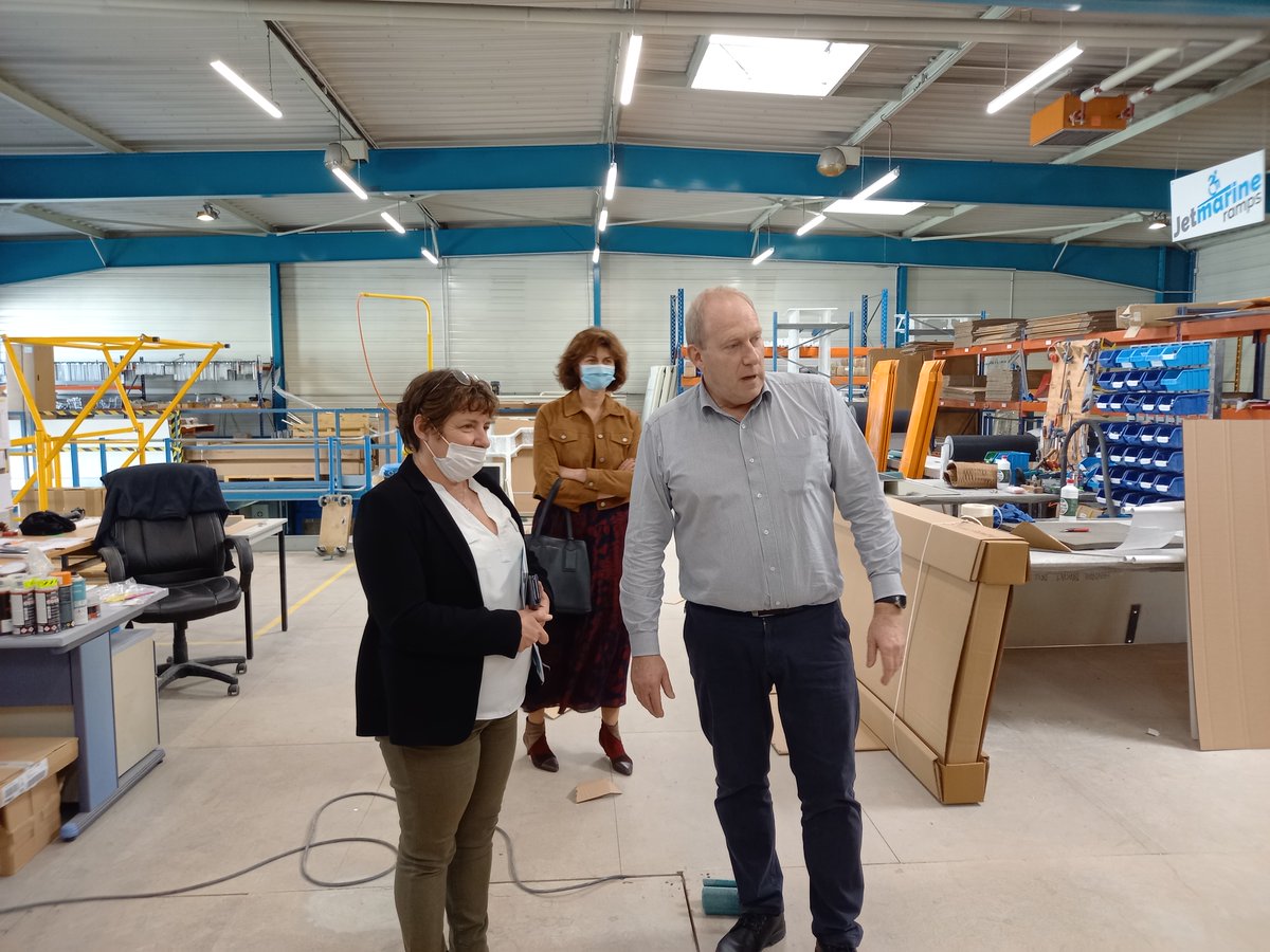 SQYcub's tweet photo. RDV d'#AlexandraRosetti VP éco @sqy avec la #société #Axsol, financée par notre dispositif "SQY Relance". Une #entreprise structurante pour notre #territoire, des échanges fructueux !
#devecoSQY #financement #croissance #innovation @InitiativeSqy #handicap #mobilite https://t.co/lXcDxXjWuh