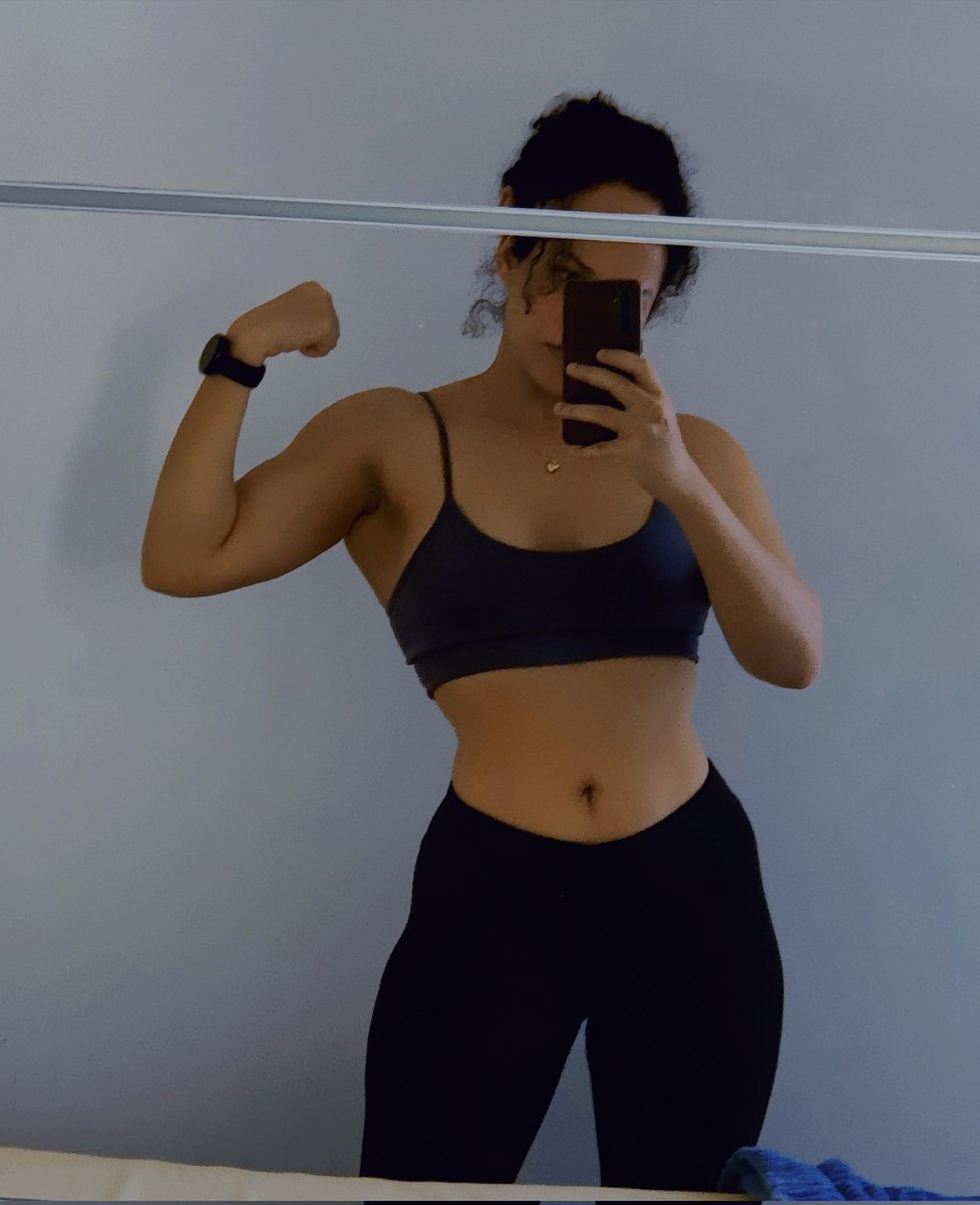 sanaka21's tweet photo. Me trying to flex upper body Big L 😮💨😮💨😮💨
#wherearetheabs #dunno #whyflexingsohard #pullmeup #gym #whencut #RIP https://t.co/sXqnULzVsk