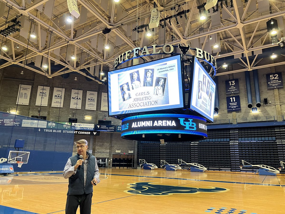Alnutt41's tweet photo. We had a robust @UBAthletics Full Staff meeting today highlighted by @shollander2 presentation on the rich and proud history of UB Athletics!!  We continue to add to that history!!  Definitely more to come!! #CreatingMemorableMoments 🤘🏾#GoBulls https://t.co/mbRAqUyv8Z