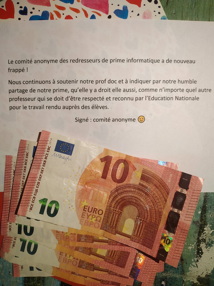 profdocdocdoc's tweet photo. Mes collègues ont récidivé ! 
Je ne peux qu'accepter leur contribution même si je ne suis pas d'accord. Ils connaissent mon métier et reconnaissent mon travail, pas vous @jmblanquer qui persistez dans l'erreur... toujours pas de #primeinformatique pour les #profsdocs @LeMondeEduc https://t.co/zwA2HGmGih