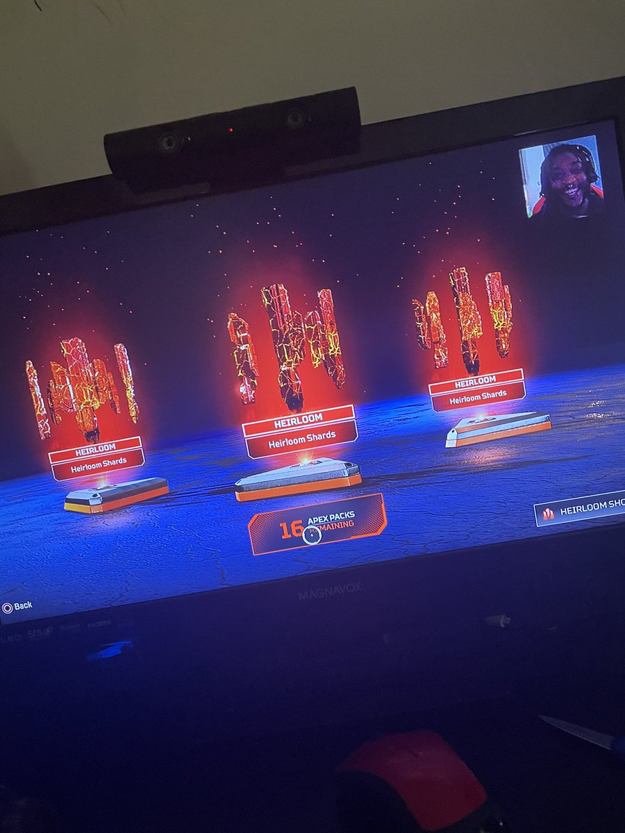 TRxxNOVA's tweet photo. Finally got my heirloom 😱😱😱😱😱
#ApexLegends #Pathfinder #Pathmain #Twitch #ThankYouApexGods https://t.co/lTzmZhjLlZ