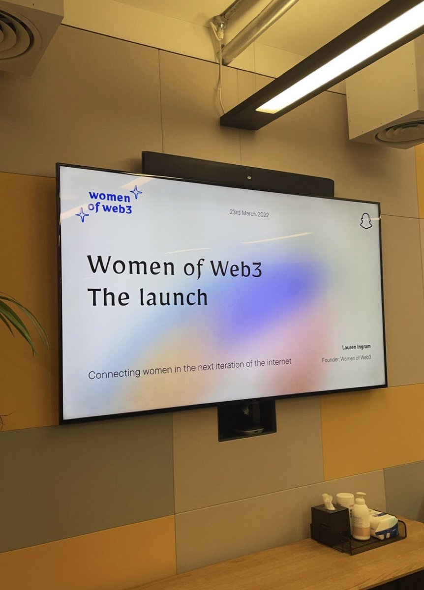 sofkhoury's tweet image. Loved seeing such a full room this morning at Snap HQ for @womenofweb3co’s launch event! 💓
