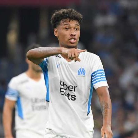 ActuOM___'s tweet photo. Si l'#OM ne pouvait garder qu'un seul joueur cet été, vous garderiez qui ? #TeamOM 

🔄 Kamara                ❤️ Saliba https://t.co/nIxFe7V5Kp