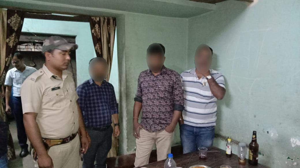 sprourkela's tweet photo. Rourkela Police conducted multiple Raids and intensive Patrolling against anti-social activities in dark &amp; suspicious places to prevent criminal activities under Raghunathpali PS area. Kindly inform, if any other antisocial activities are happening in your locality. https://t.co/HX2vESpVrs