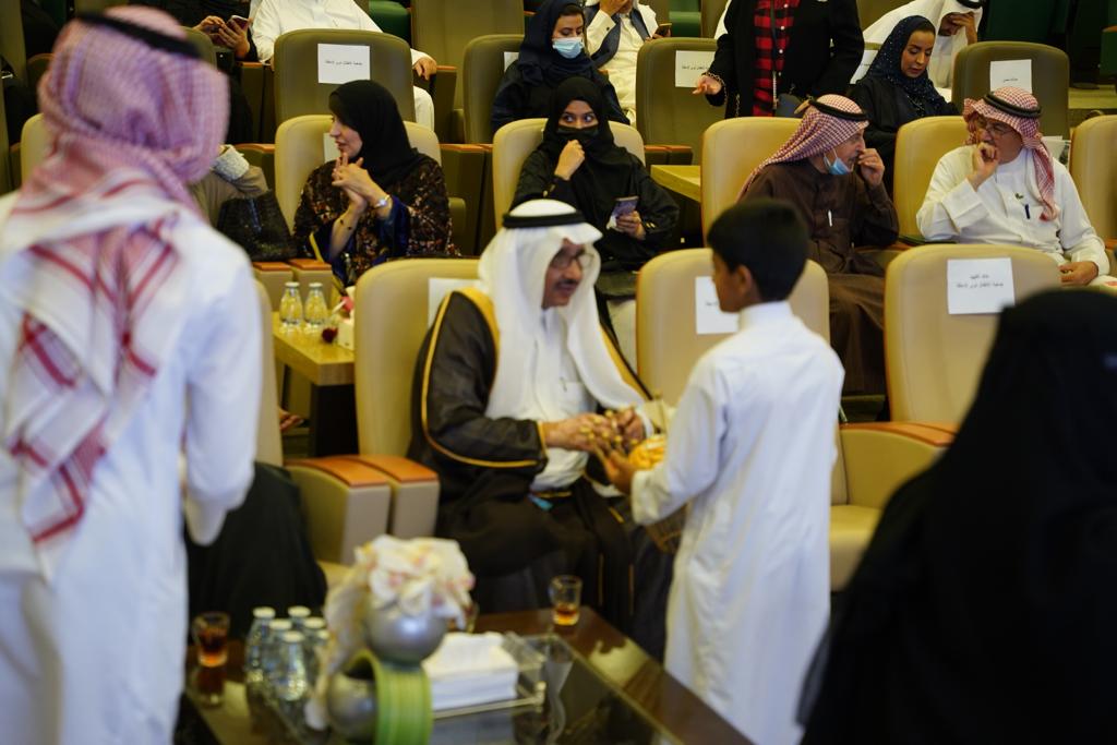 scsadp's tweet photo. رئيس المجلس أ.عبدالرحمن السيف
يلبي الدعوة الكريمة من:
صاحبة السمو الأميرة دعاء بنت محمد
 للمشاركة في مبادرتها بتكريم أمهات الأشخاص ذوي الإعاقة. 
..
مثمناً الدور الاجتماعي الذي تقوم به سمو الأميرة في مختلف المجالات.
@PrincessDoaaKSA https://t.co/BSmKv9STlM