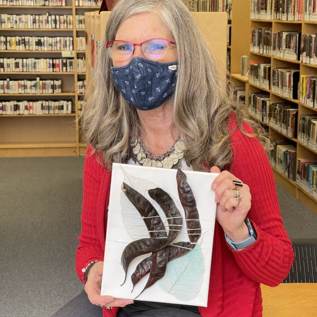 brantlibrary's tweet image. #ArtExplorations

Registration for supplies is now open for "Nature Showcase."

Register at ow.ly/7WcU50IbFpA.

Although supplies are limited, everyone can catch Kelly's DIY video when it debuts Wed, Mar 30 at 9 AM on brantlibrary.ca/youtube.

#BrantLibrary #BrantArt