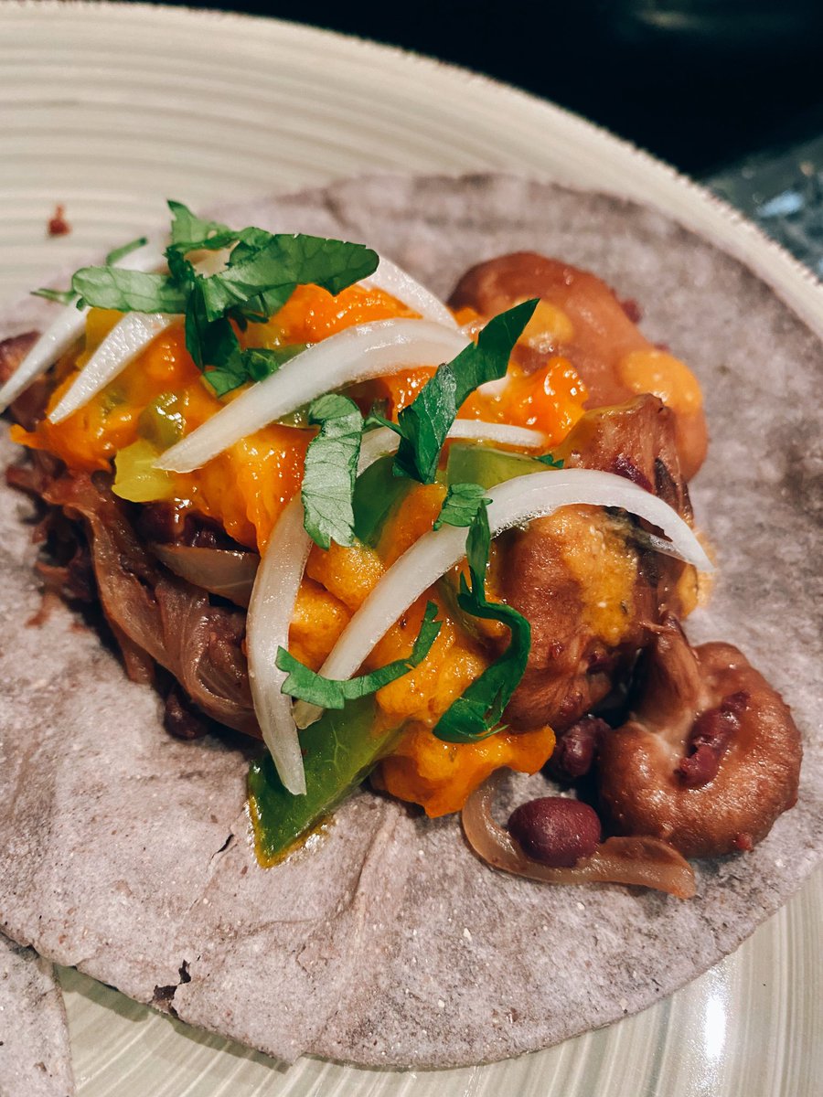 SoyMalaVida's tweet photo. Yes. it is a vegan taco. 🌮

Yes. It’s medicated 🍁

10mg each Taquito 💚⚡️

#mexicanfood #medicatedfood #infusedmeal #ojosrojosfoods https://t.co/vXhcxfmME7
