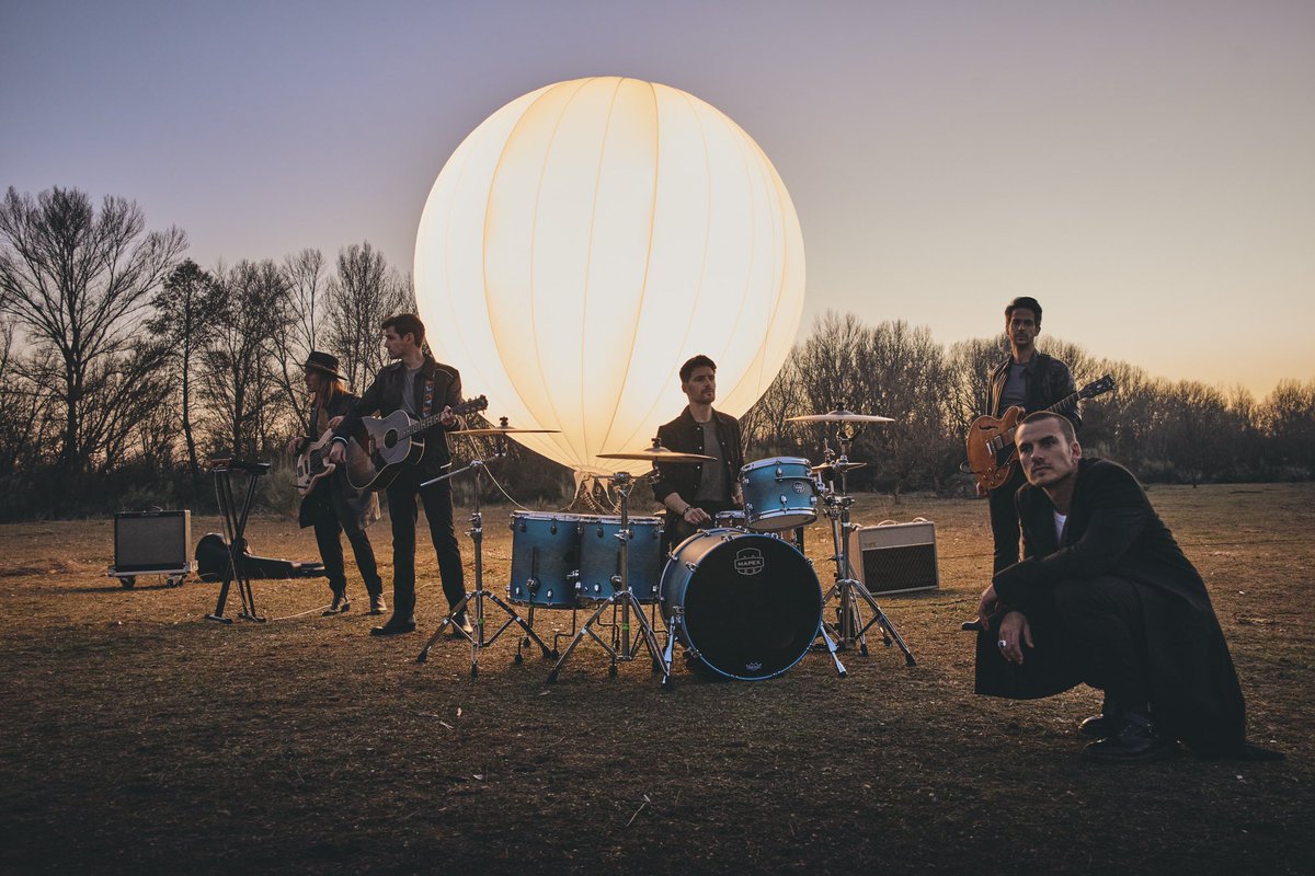dvicioficial's tweet photo. Os dejamos algunas fotos del rodaje de ARTE.  
Nos encanta como ha quedado el vídeo. Esperamos que a vosotr@s también os haya gustado. 
Besos y feliz día ! https://t.co/5Rhzfwexti