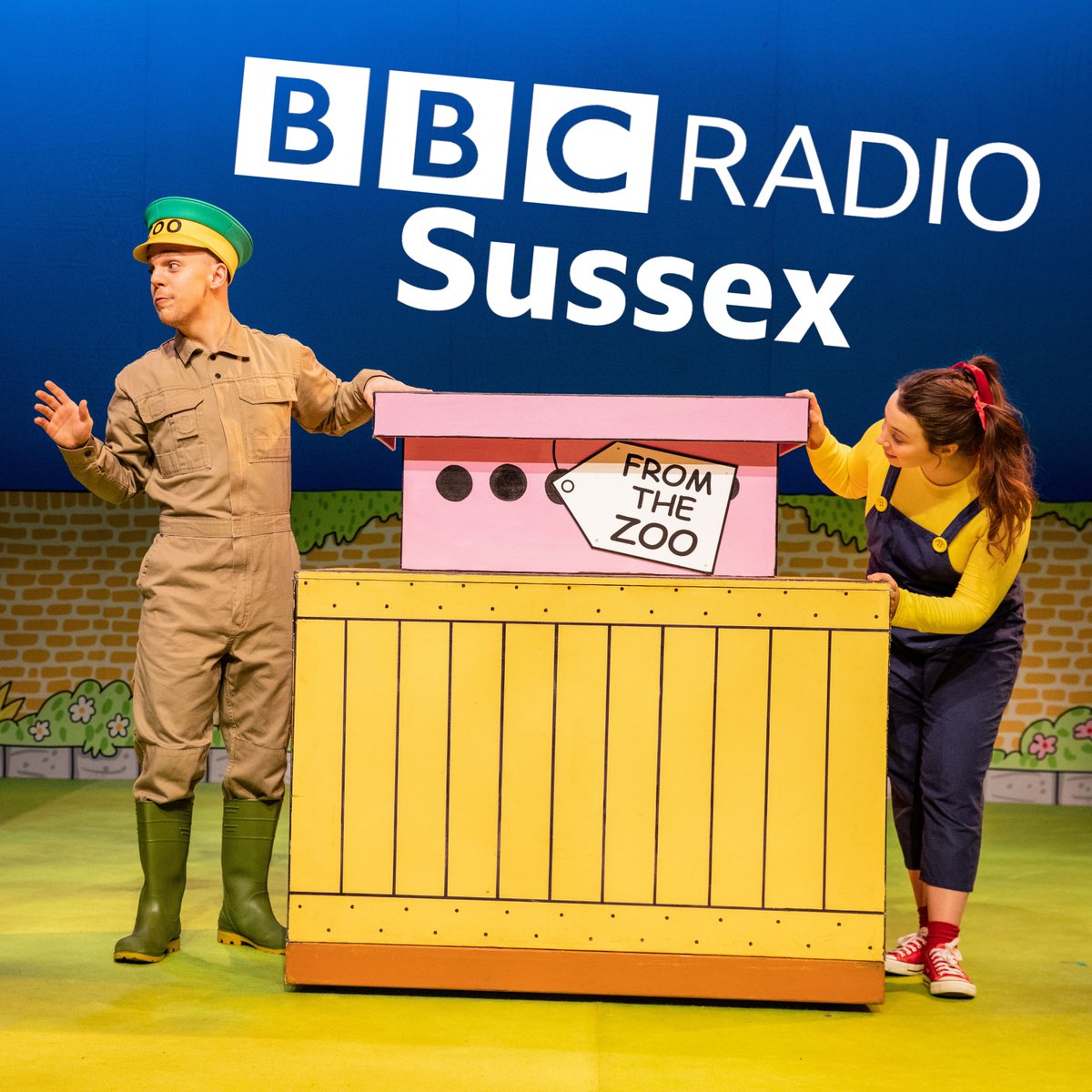 Our very own zookeeper, <a href="/Richard_Franks_/">Richard Franks Comedian</a> will be chatting about the show on <a href="/BBCSussex/">BBC Sussex</a> TODAY at 12.30pm! 📻

➡️ dearzoolive.com ⬅️
#DearZooLive